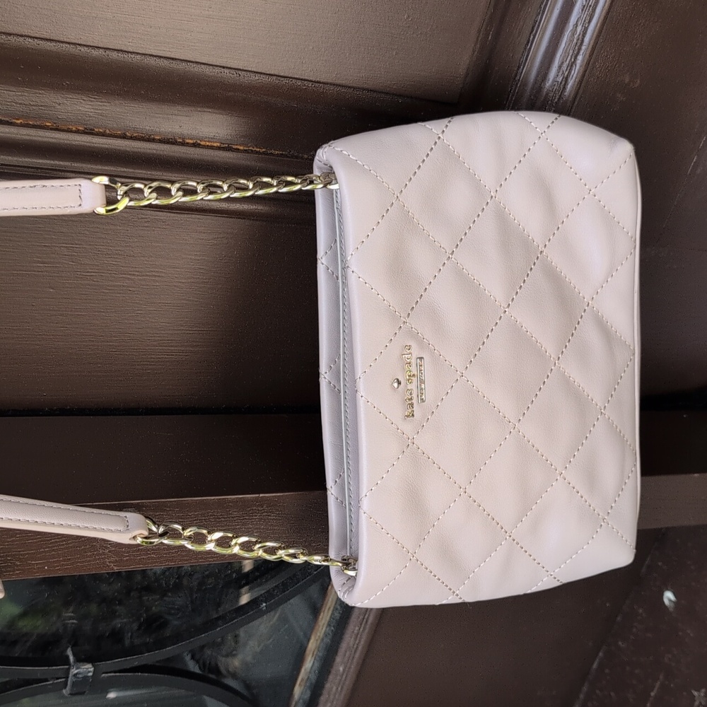 Kate Spade Quilted Leather Gray Crossbody With Gold Hardware. EUC - Picture 4 of 11